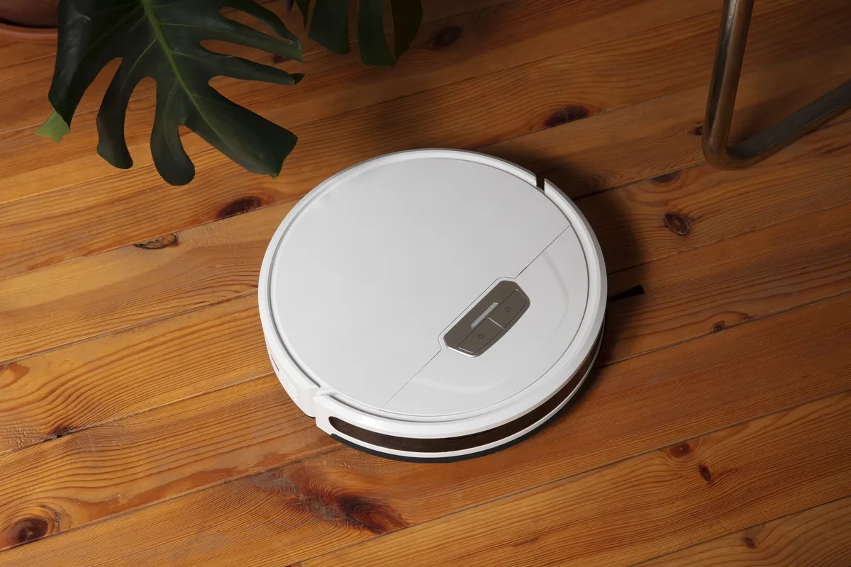 Merită un aspirator robot sau e doar o jucărie scumpă